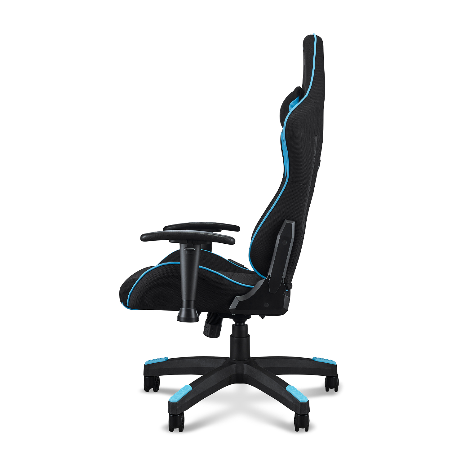 Sedia da gaming, nera con dettagli blu. Vista laterale, sfondo bianco. Braccioli e base neri.