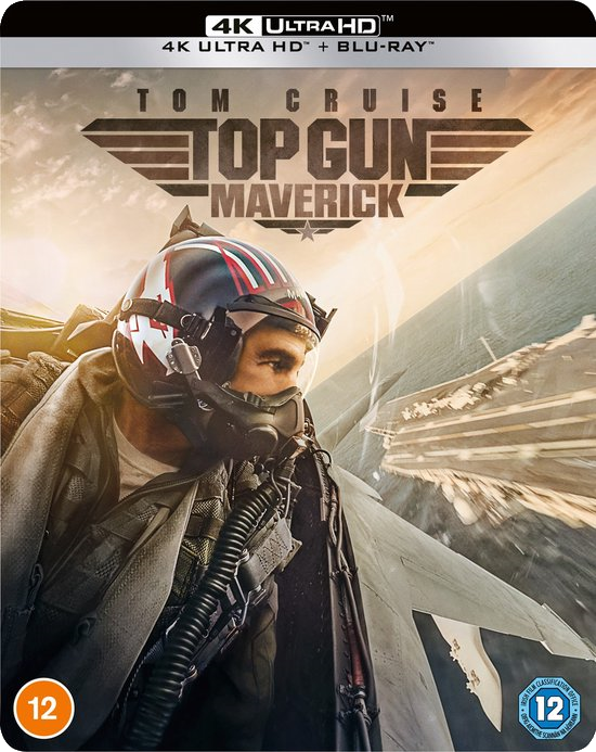 Top Gun: Maverick filmcover. Tom Cruise met helm, cockpit view en een vliegtuig in de lucht.