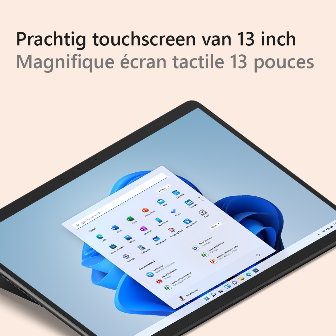Een touchscreen laptop toont het Windows 11 startmenu. Het scherm toont app-iconen en de zoekbalk.