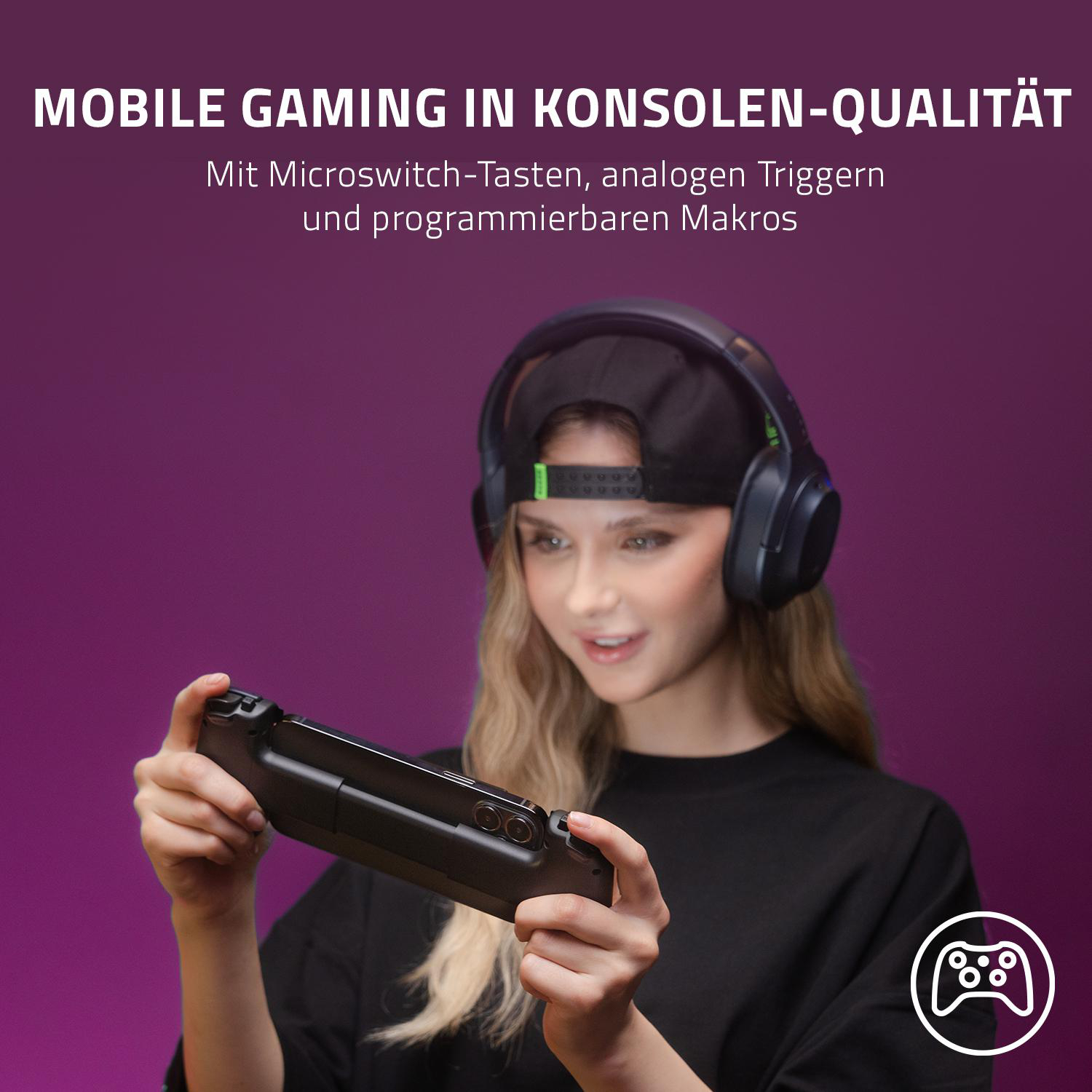 Dunkelblauer Hintergrund mit weißem Text. Text listet Songtitel und ein Logo auf.