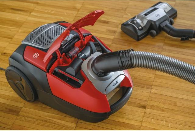 HOOVER HE510HM 011 porzsákos porszívó, 700 W, 3,5 literes porzsák, piros