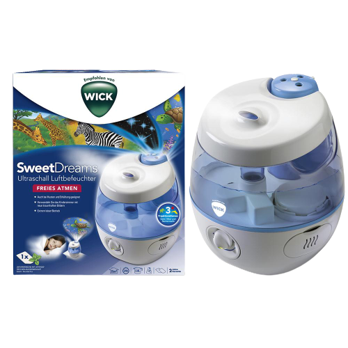 Ein WICK SweetDreams Ultraschall-Luftbefeuchter. Eine Box links zeigt einen Cartoon eines schlafenden Kindes.