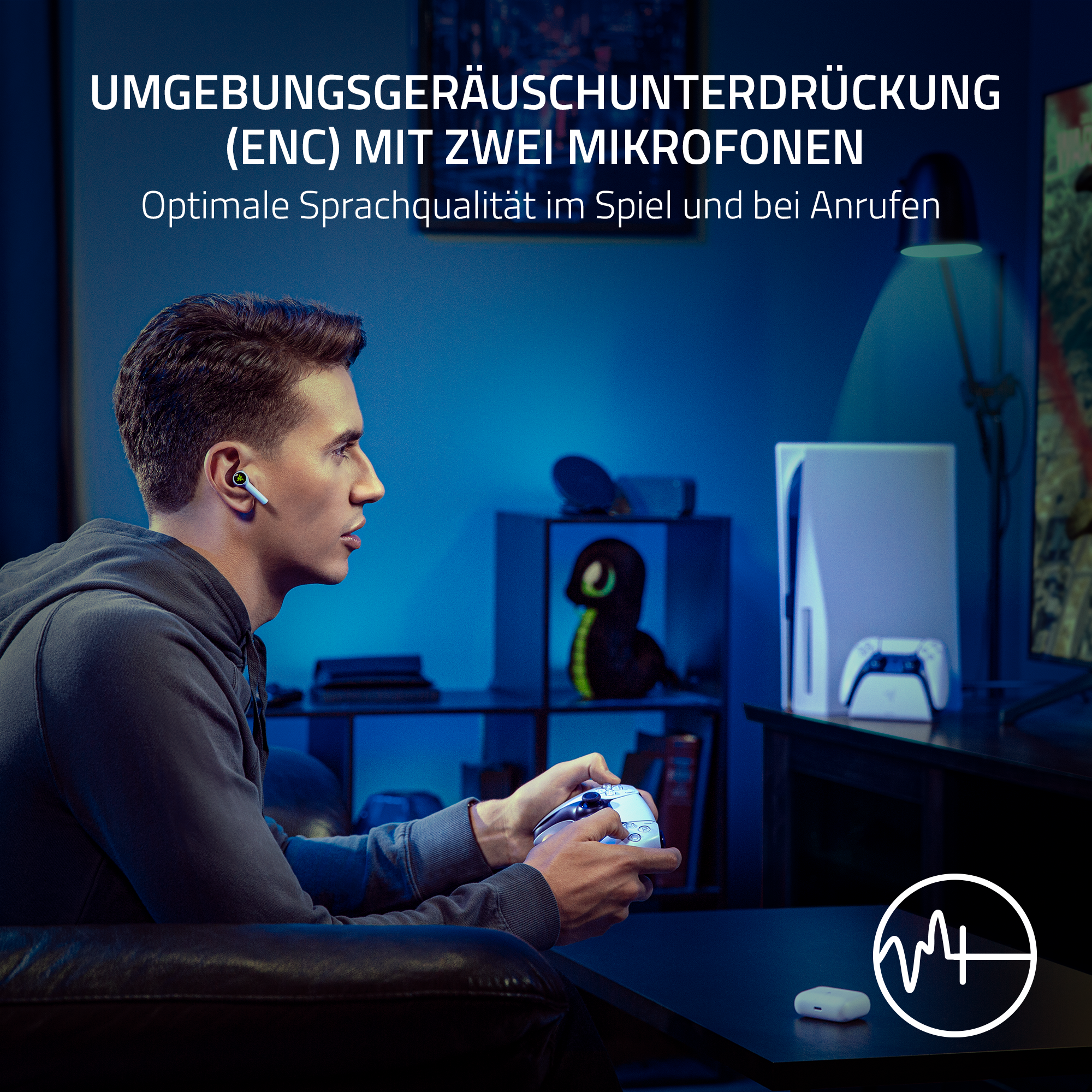 Ein Mann spielt ein Spiel mit weißen Ohrhörern. Text über Geräuschunterdrückung in der oberen linken Ecke.