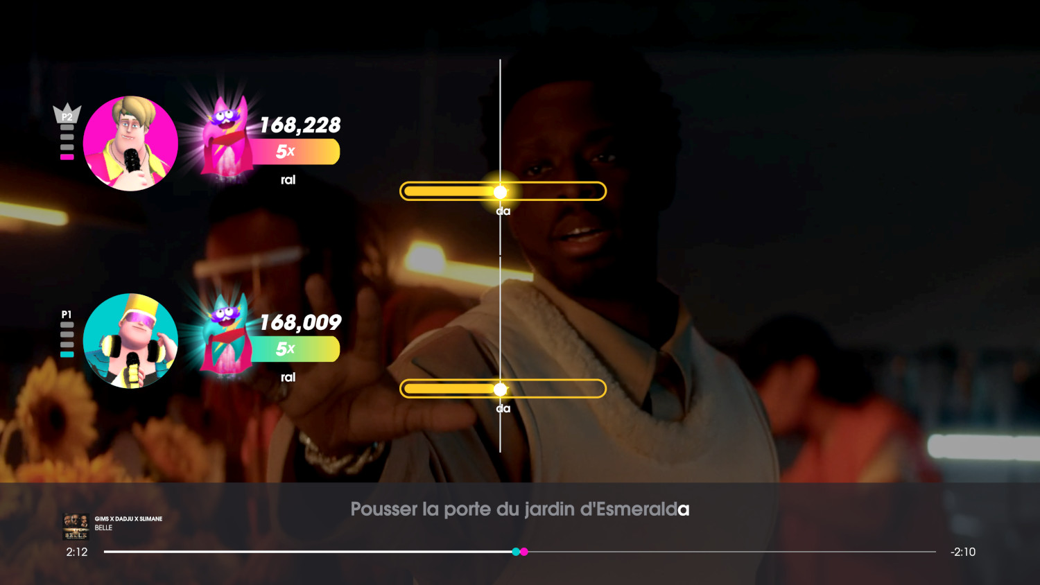 Zing-game-interface. Twee spelers met scores. Songtekst onderaan.