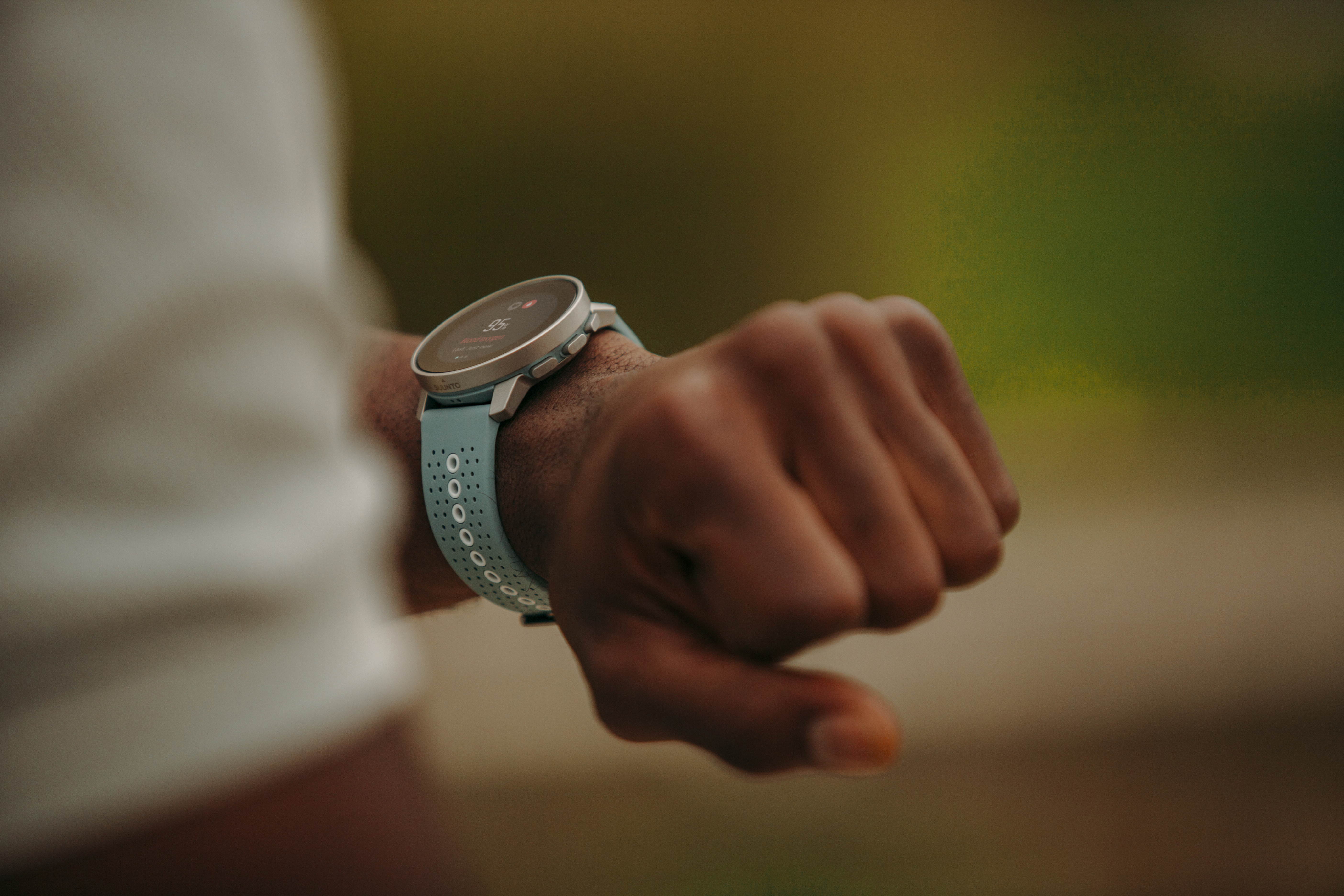 SUUNTO 9 Peak Multisportuhr Silikonarmband, 22mm, MOSS GRAY