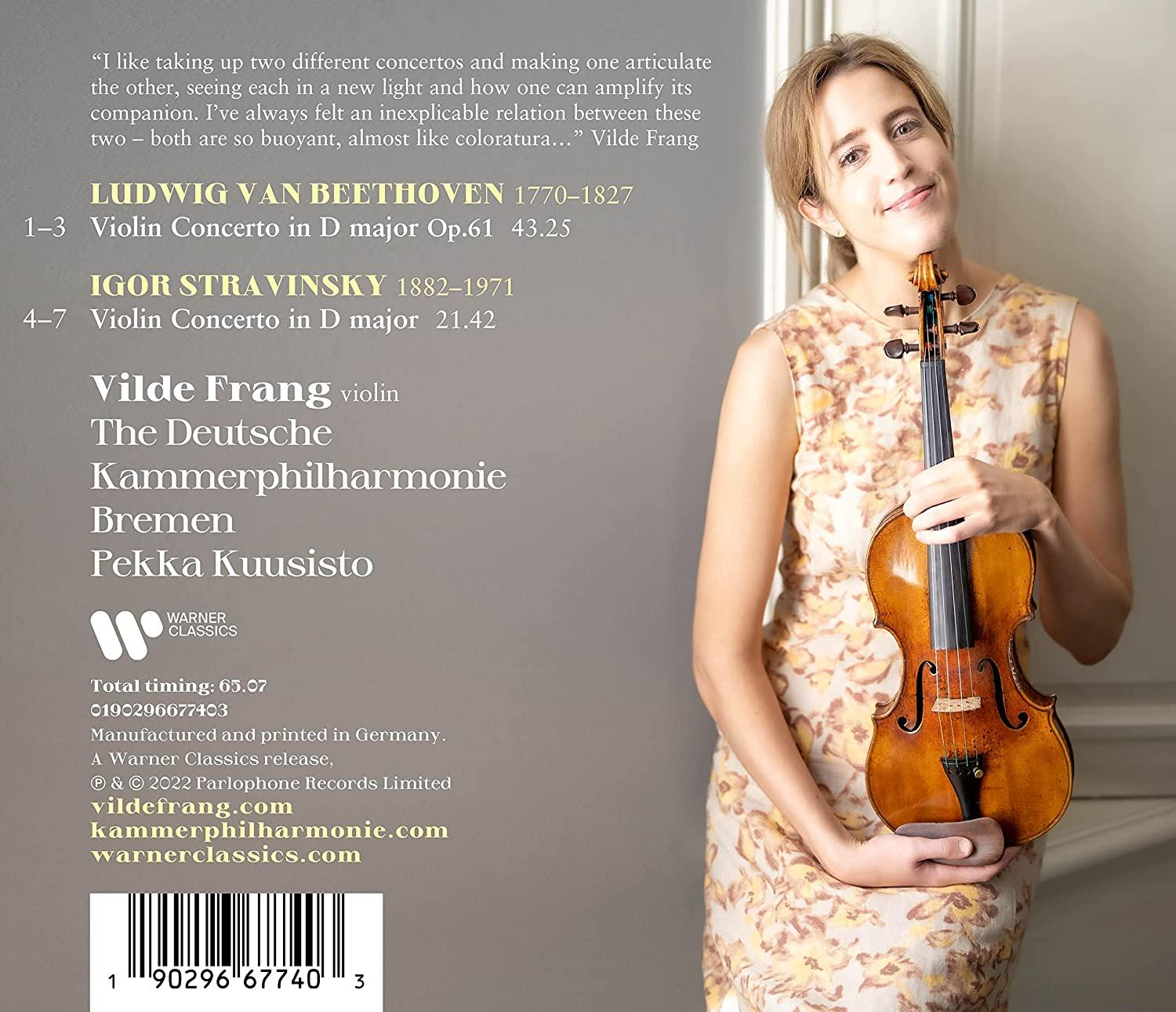 Frau mit Violine und Text über Beethoven und Strawinsky auf einem Poster.