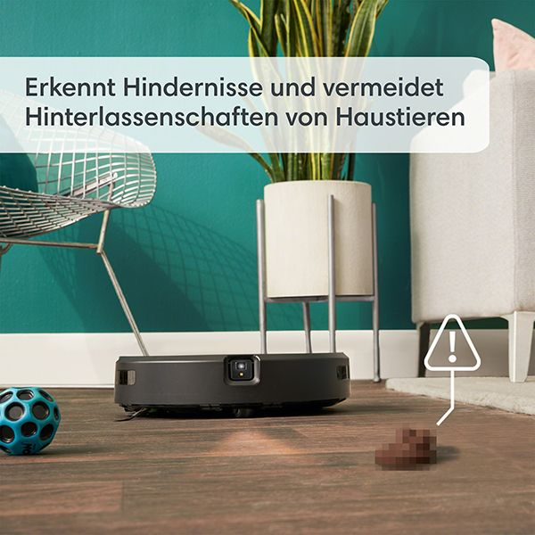Ein Roboter-Staubsauger reinigt einen Holzboden. Text zeigt, dass er Tierkot vermeidet.