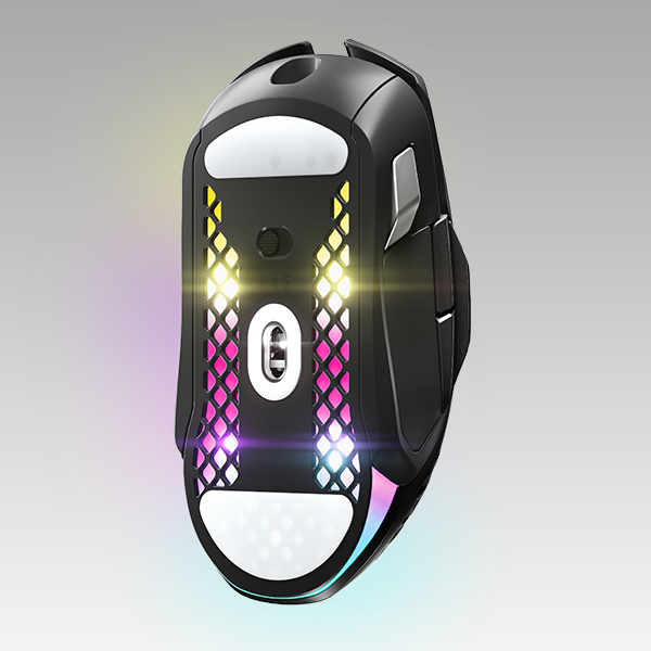 Een zwarte gamingmuis, met een kleurrijk, verlicht raster aan de onderkant.