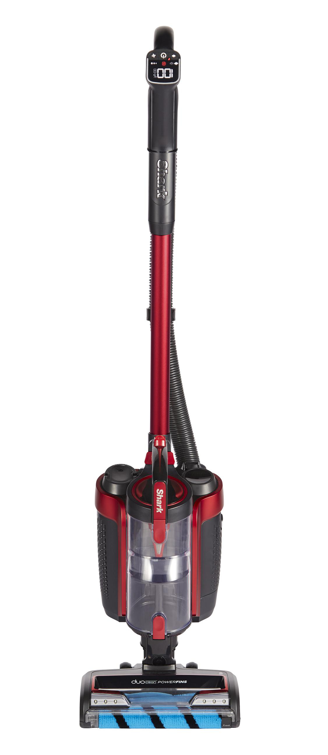 Roter und schwarzer Shark Staubsauger, aufrecht stehend, auf weißem Hintergrund.