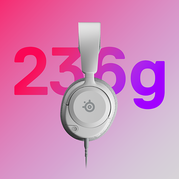 Un casque blanc avec un cordon. Le fond a des dégradés roses et violets et le chiffre 236g.