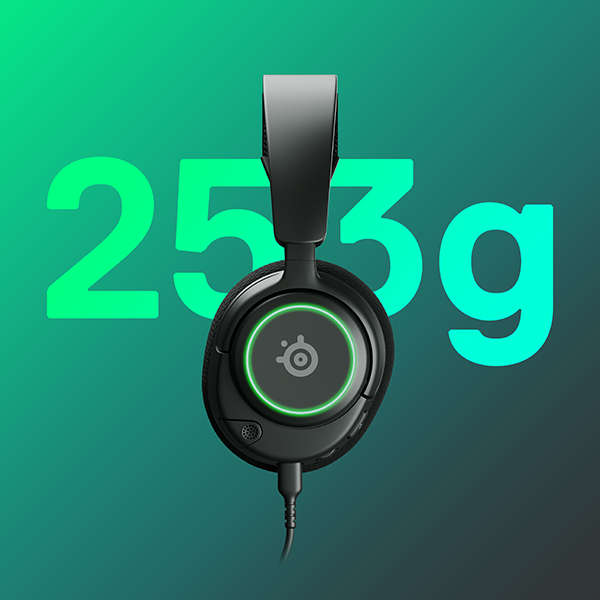 Casque noir, avec un logo vert illuminé. Fond vert foncé avec le texte "253g".