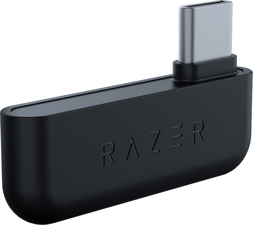 Fekete Razer USB-C adapter. USB-C csatlakozóval és a Razer logóval.
