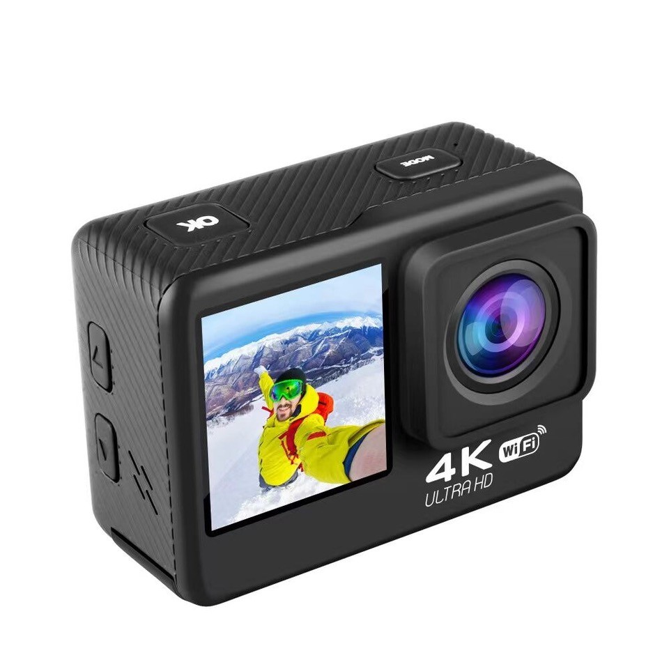 Cámara de acción negra, pantalla mostrando esquiador. Etiquetas 4K y Wi-Fi visibles.