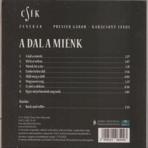 A 'A Dal A Miék' című CD-tok hátulja, magyarul, a számlistával és szöveggel fekete háttéren.