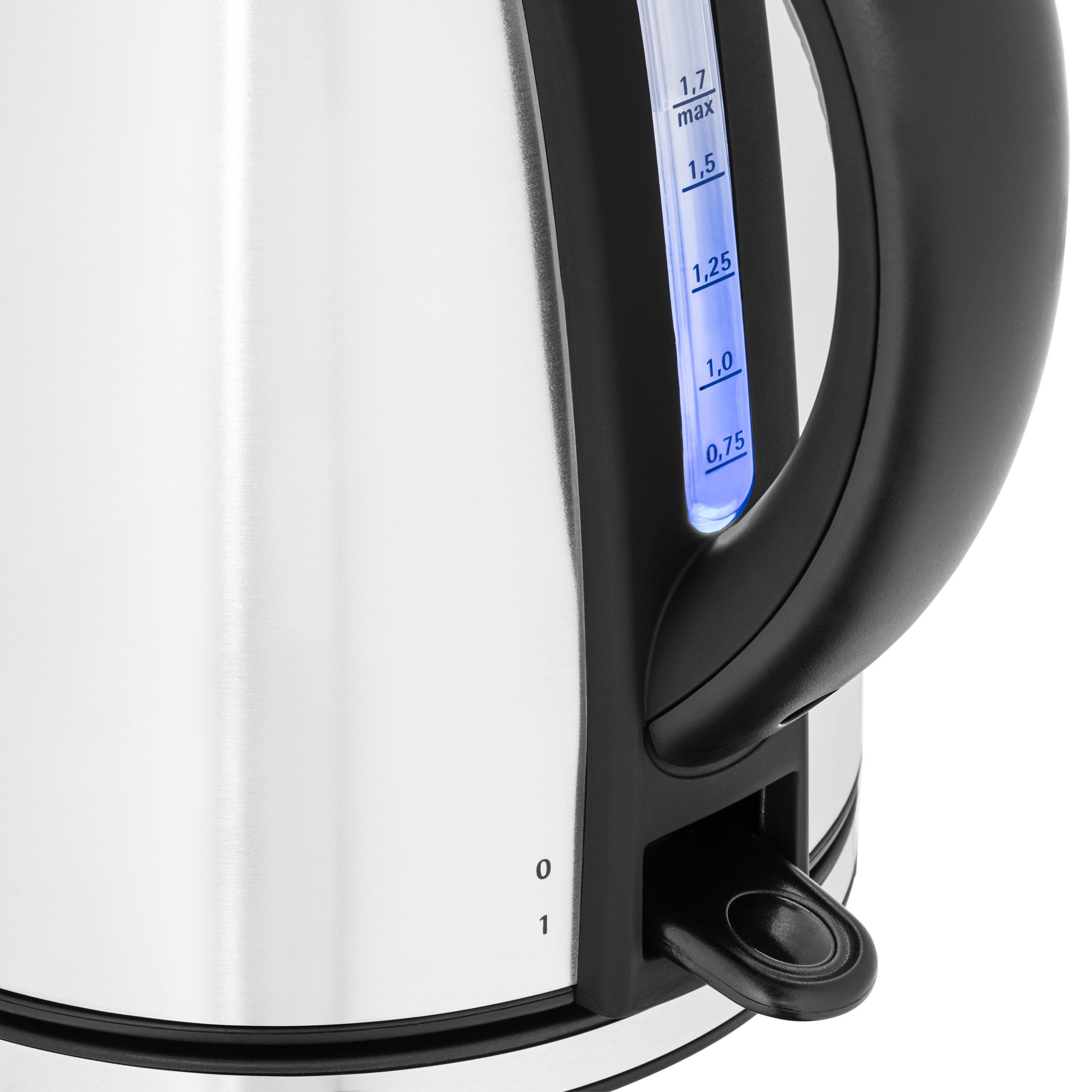 Hervidor eléctrico de acero inoxidable con asa negra. Indicador de nivel de agua azul visible.