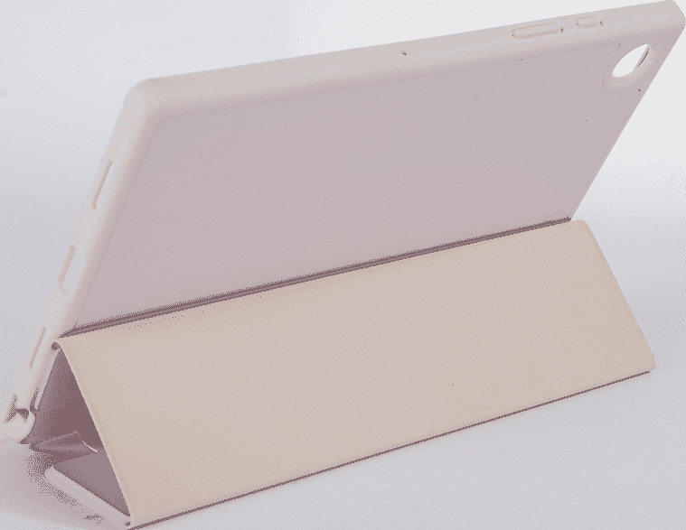 Tablette dans étui avec couverture pliée sur blanc.