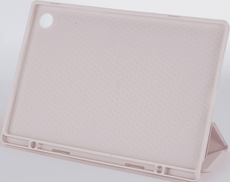 Une étui de tablette blanc, ouvert et montrant un intérieur en nid d'abeille, calé. Fond blanc.