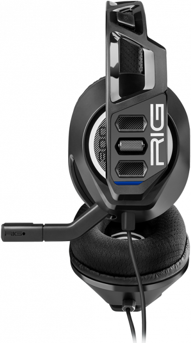 Fekete RIG headset. A headset karos mikrofonnal és kábellel rendelkezik. Fekete háttér.