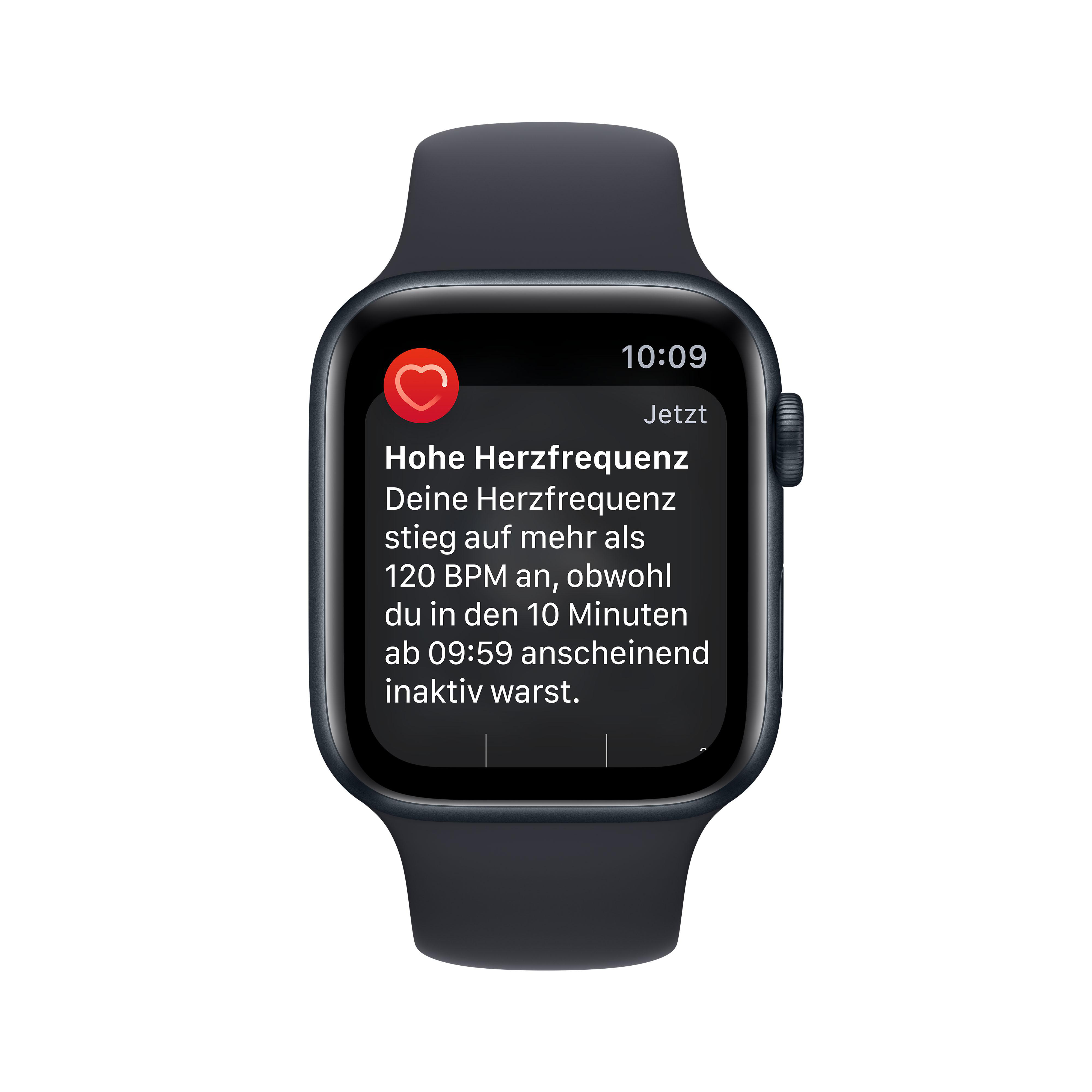 Eine Smartwatch zeigt eine hohe Herzfrequenzwarnung an.