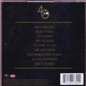 Albumcover mit Songtiteln, goldener Text auf schwarzem Hintergrund.