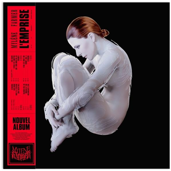 Pochette d'album avec une femme en body blanc, assise sur fond noir, texte rouge.