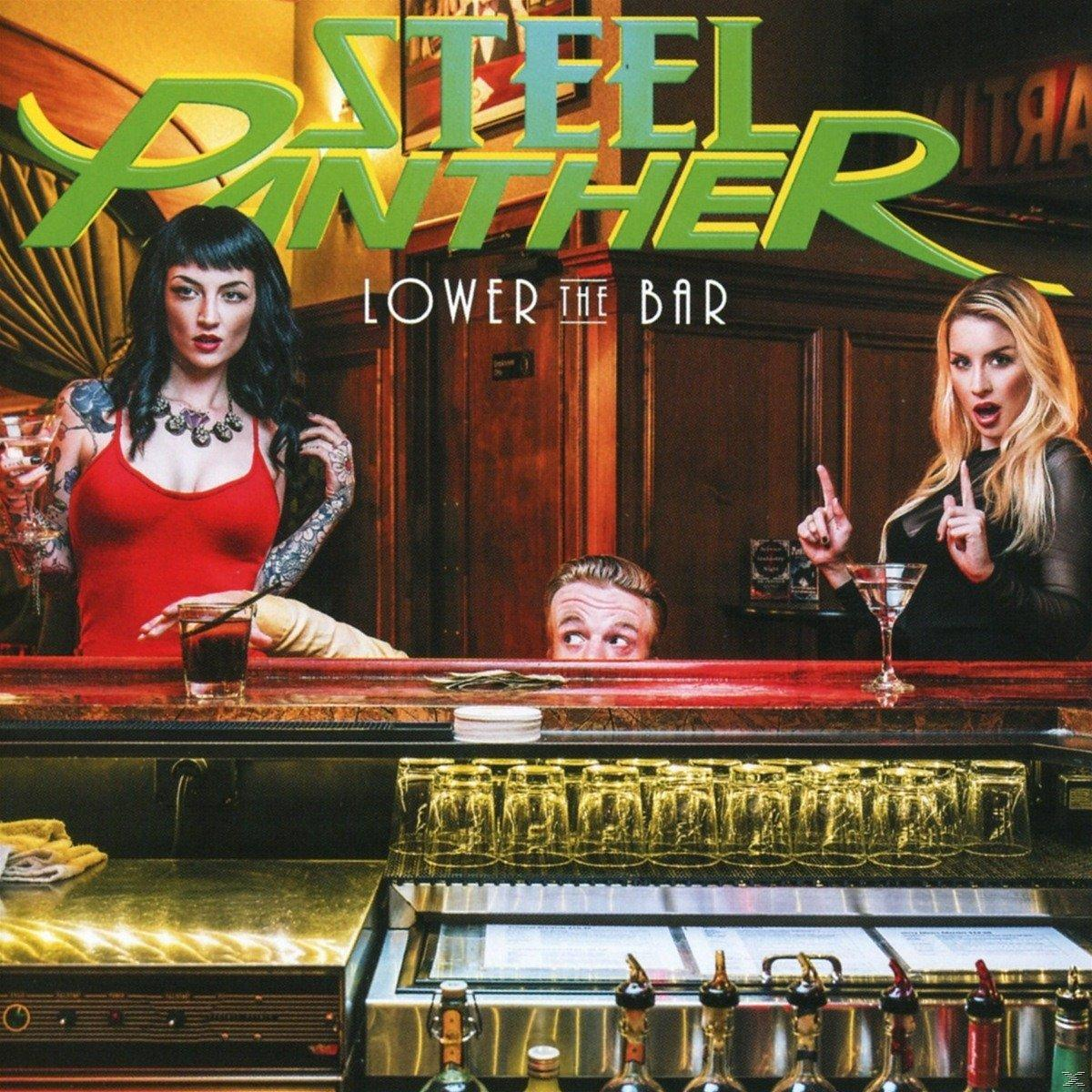'Steel Panther - Lower the Bar' album borító a zenekar tagjaival.