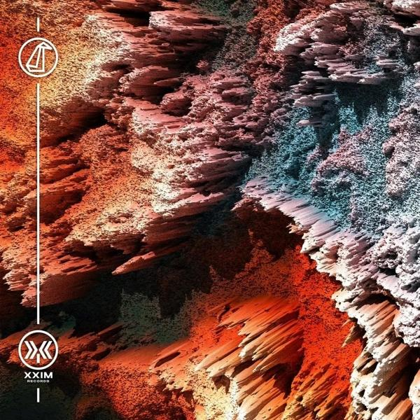Abstrakte Kunst mit geschichteten Texturen in Rot, Orange und Blau, und eine vertikale Linie mit Kreisen.