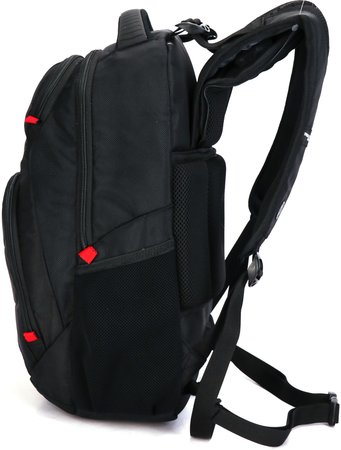 Sac à dos noir avec accents rouges, vue latérale, fond blanc.