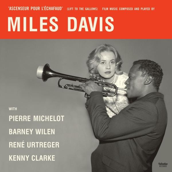 Miles Davis album borítója. Davis trombitál, miközben egy nő nézi.