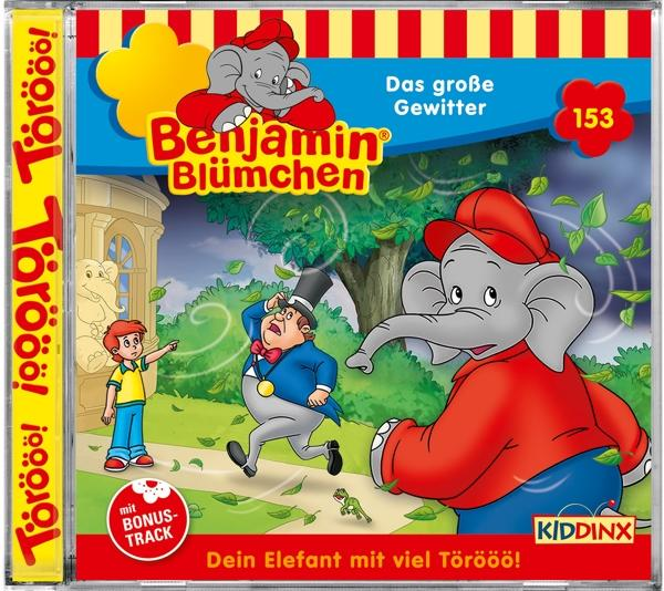 Benjamin Blümchen CD-Cover. Ein Elefant, ein Junge und ein Mann rennen zwischen Blättern.