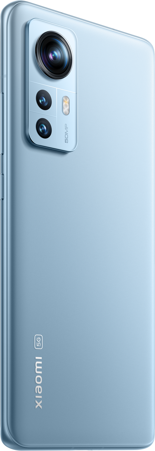 Teléfono Xiaomi 5G azul claro con cámara sobre fondo blanco.