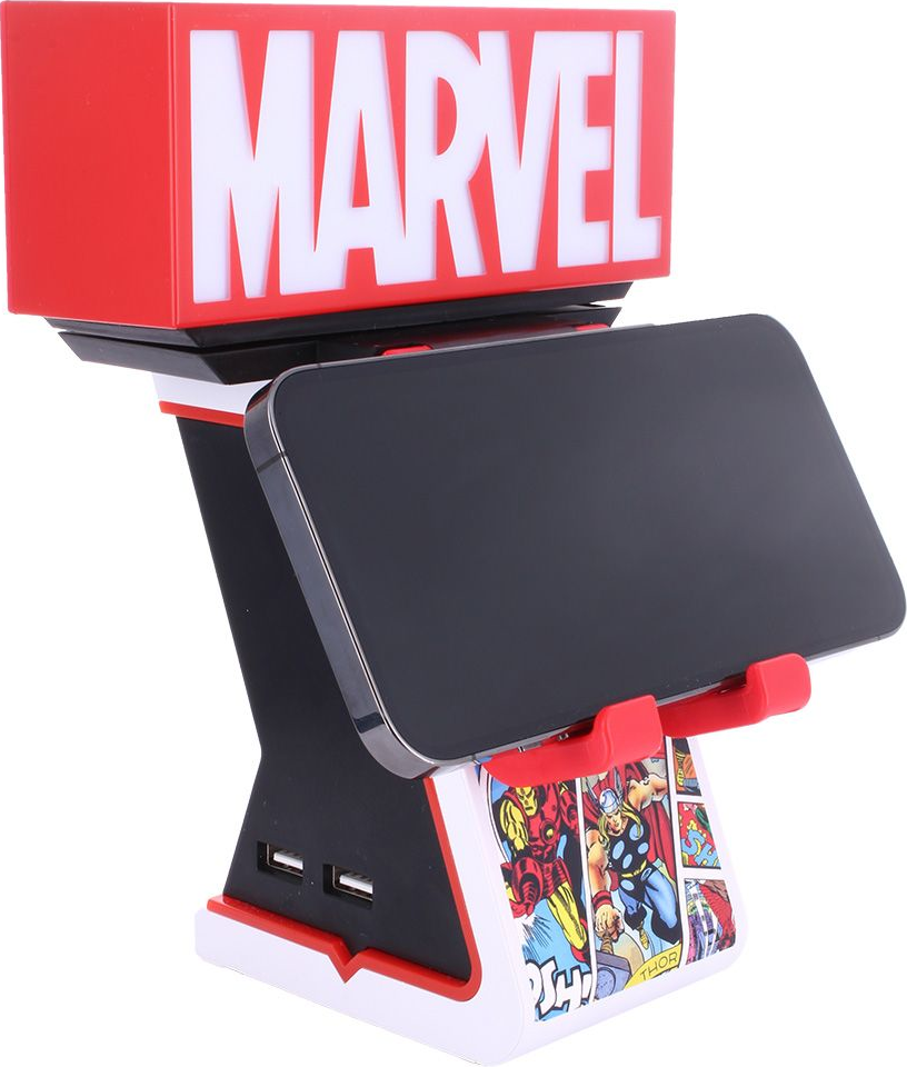 Supporto per telefono a tema Marvel con telefono e insegna MARVEL rossa e bianca.