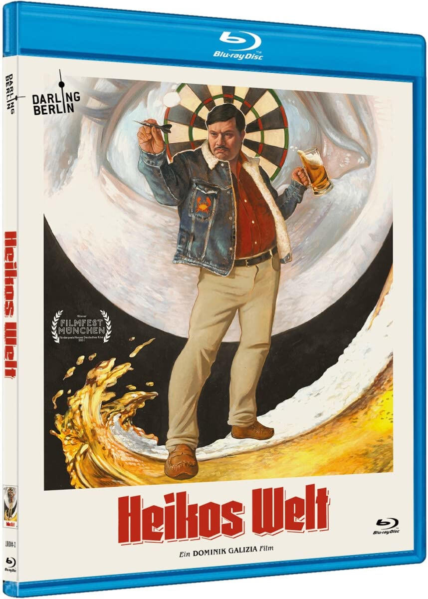 Heikos Welt Blu-ray Cover. Ein Mann wirft einen Dart, hält Bier.