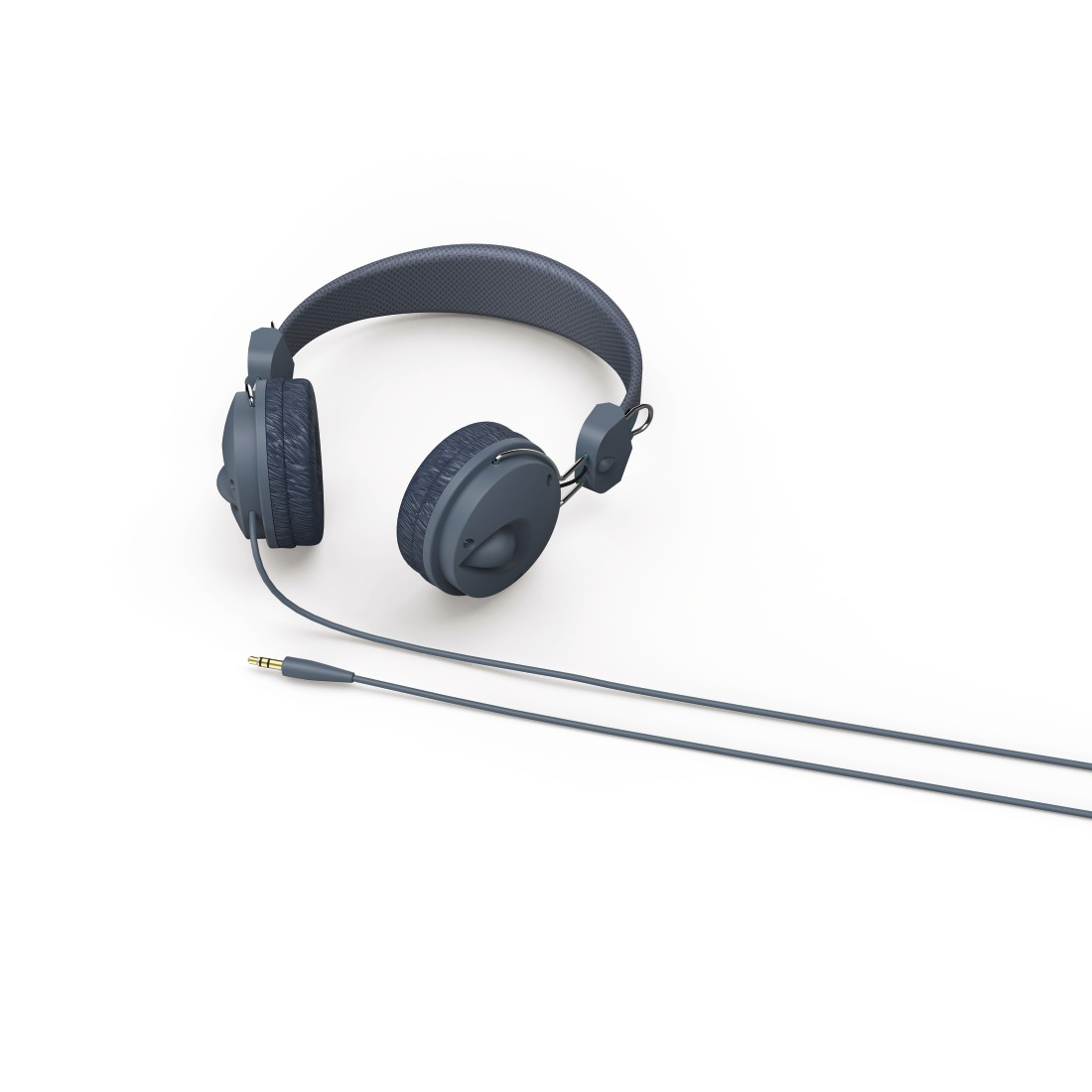 Auriculares azules con cable gris. Los auriculares están sobre una superficie blanca.