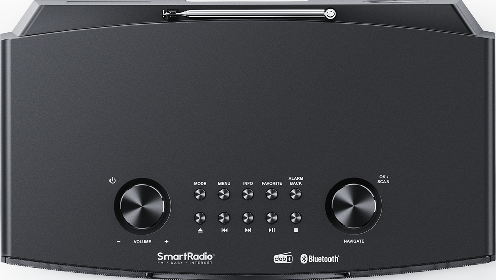 Ein schwarzes Radio mit Knöpfen und einer kleinen Antenne.