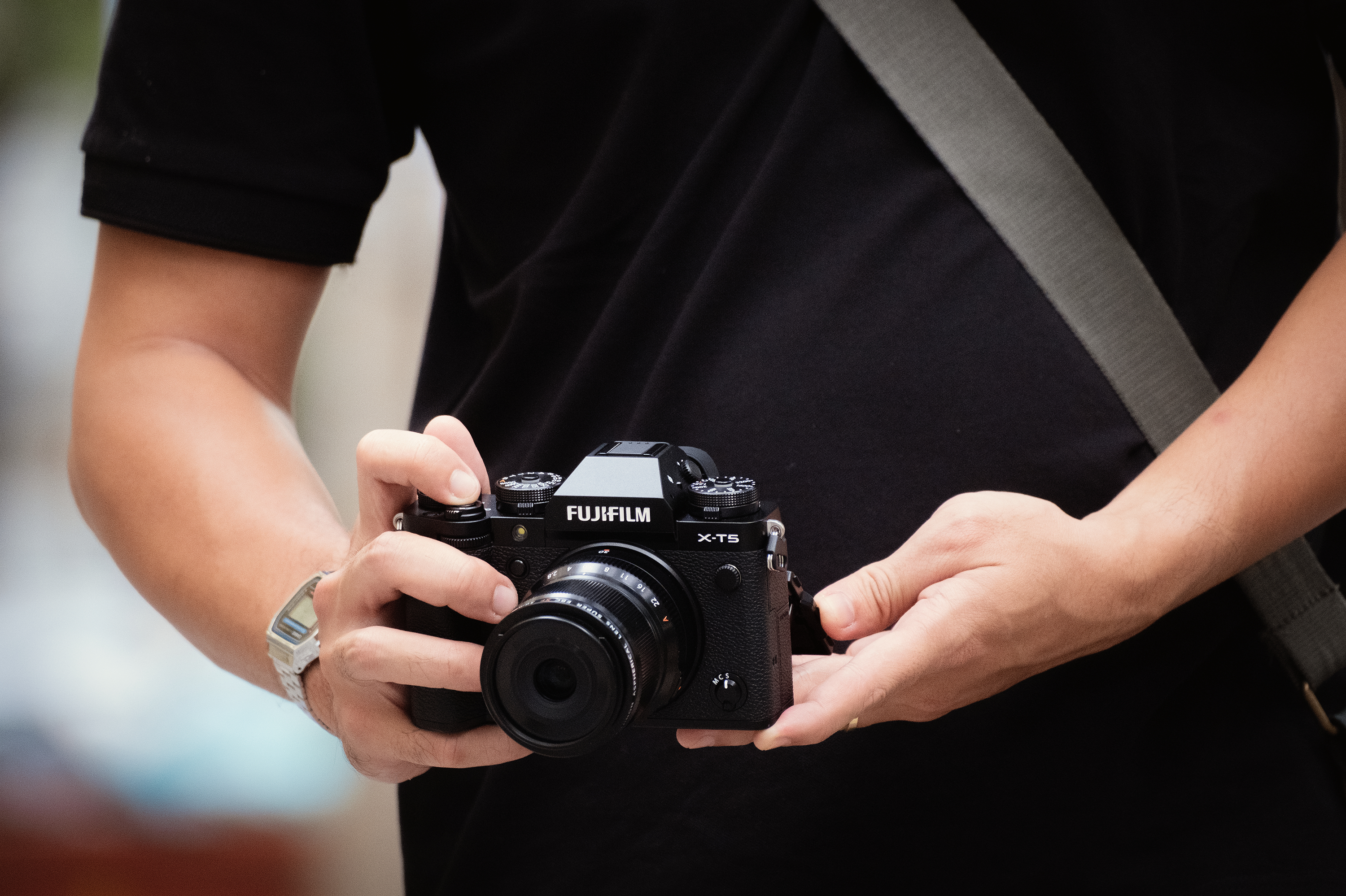 FUJIFILM X-T5 Kit Spiegellose Systemkamera mit Objektiv 18 - 55 mm, 7,6 cm Display Touchscreen