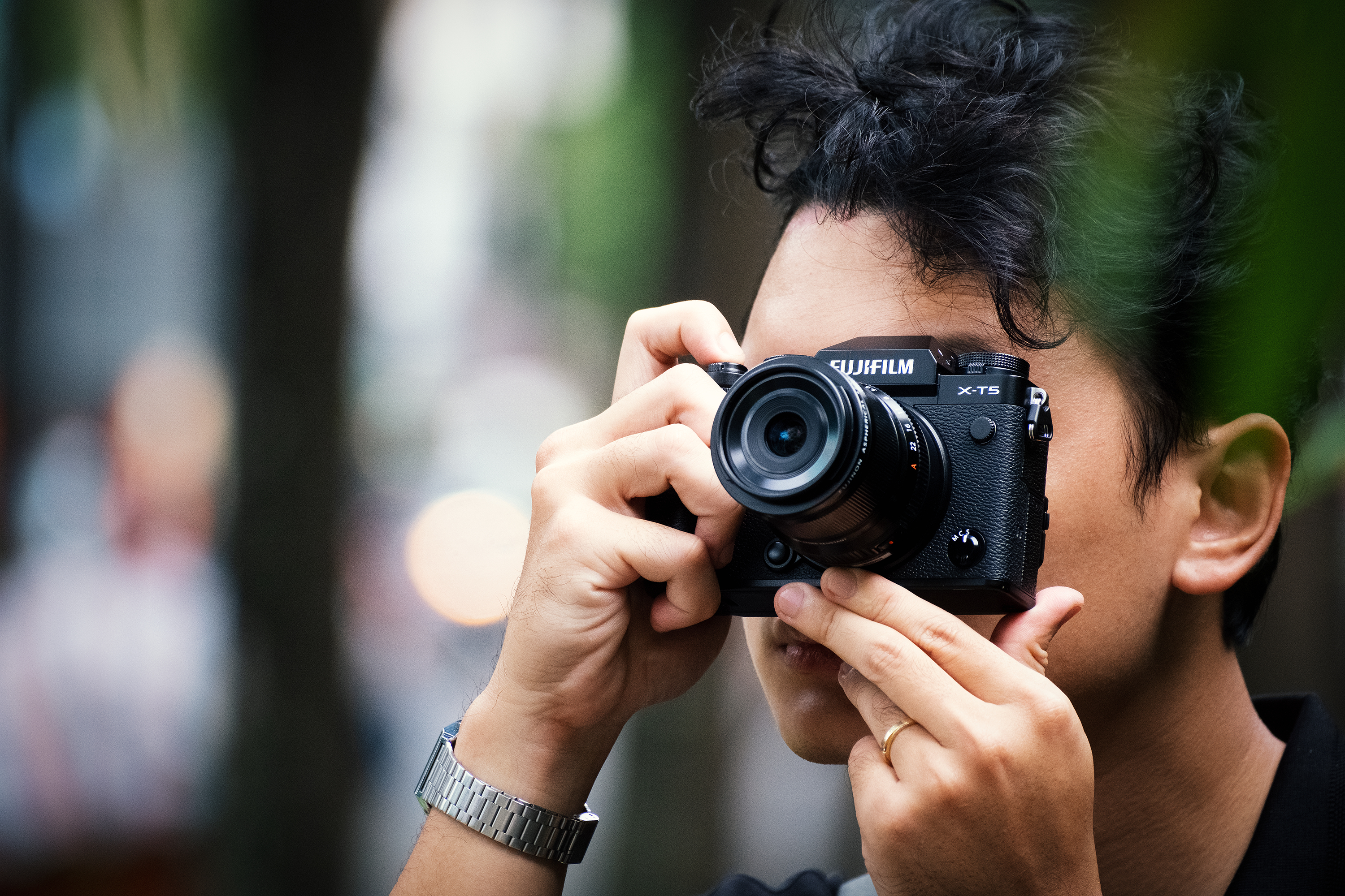 FUJIFILM X-T5 Kit Spiegellose Systemkamera mit Objektiv 18 - 55 mm, 7,6 cm Display Touchscreen