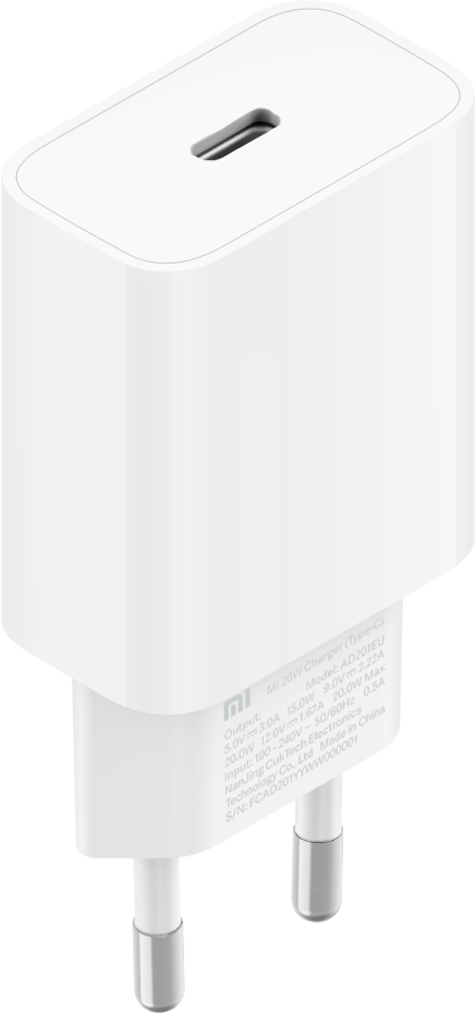 Egy fehér töltő USB-C porttal. Be van dugva, és feliratozva van.