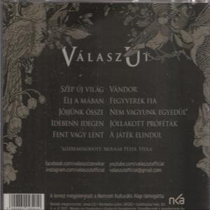 Fekete CD borító. Szöveg fehérrel, virágos háttérrel. A szöveg a dalcímek és a stáblista.
