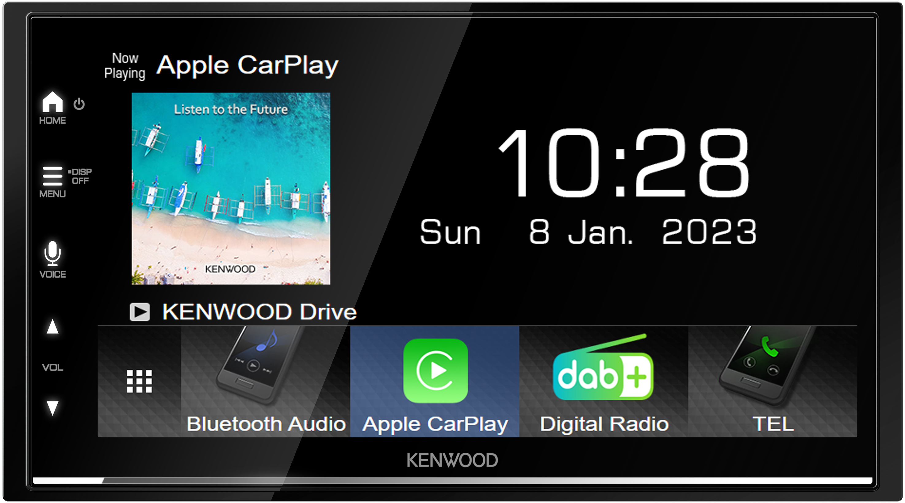 Autoradio-Bildschirm, der Zeit und Datum anzeigt. Die Oberfläche zeigt Apple CarPlay und Kenwood Drive.