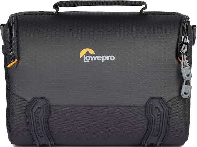 Una borsa per fotocamera Lowepro nera con un motivo a nido d'ape e dettagli arancioni.