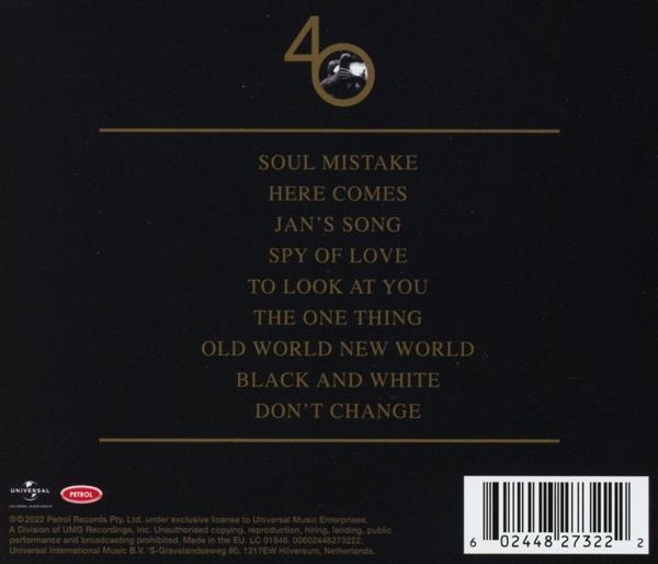 Albumcover mit Songtiteln und Barcode. Dunkler Hintergrund mit goldenen Linien.