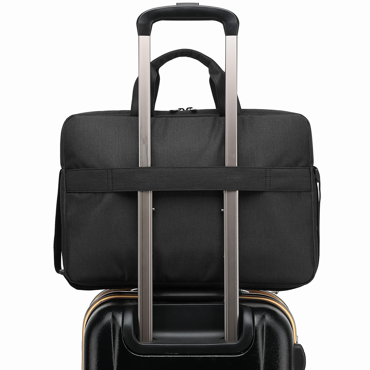 Borsa nera per laptop su una valigia, tenuta da una maniglia argentata. Borsa nera con una cinghia.