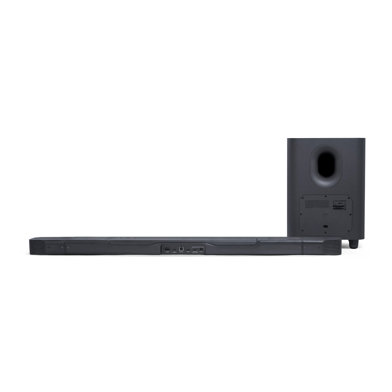 Eine schwarze Soundbar und ein schwarzer Subwoofer auf weißem Hintergrund. Die Soundbar ist lang.