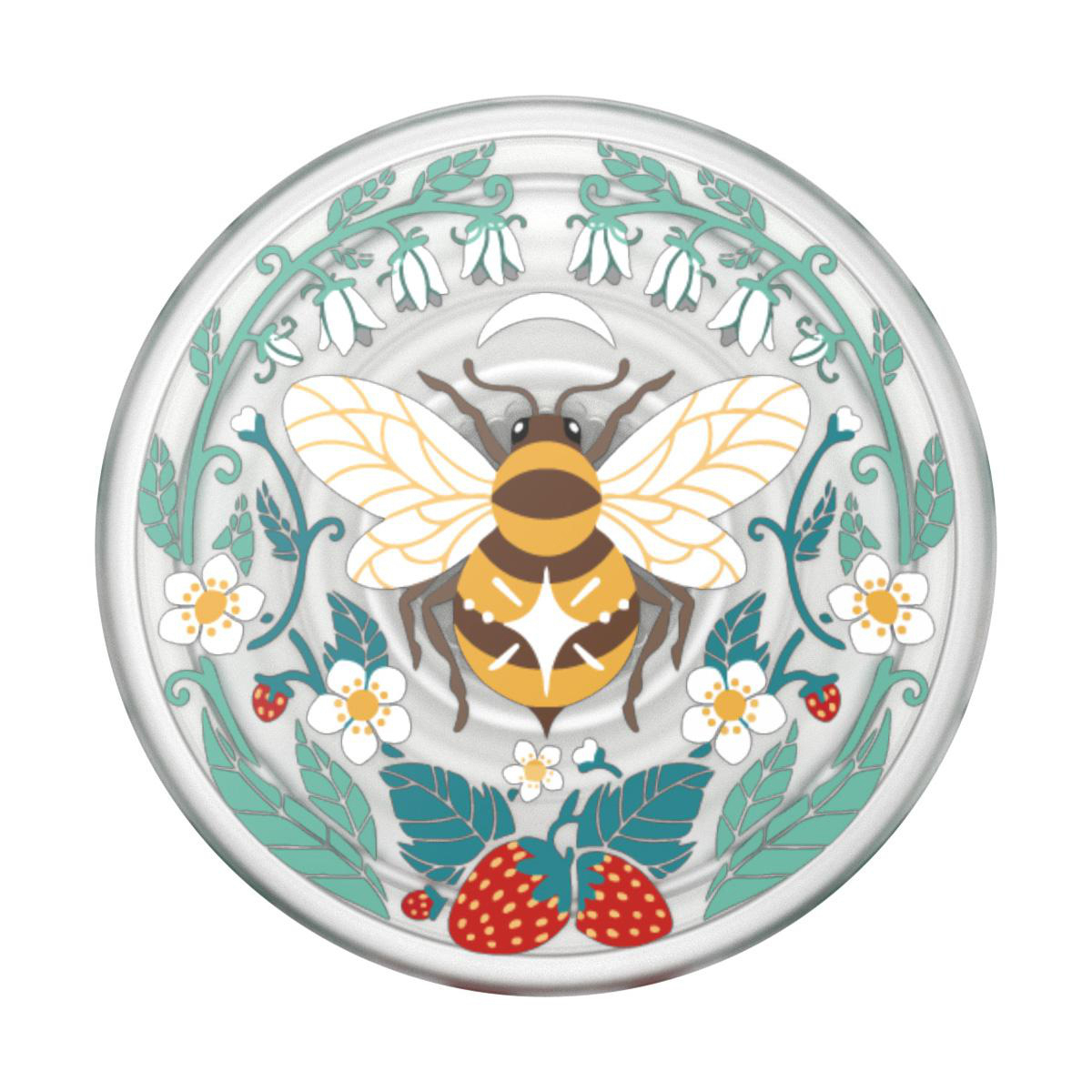 Ein runder, dekorativer Anstecker mit einem Bienen-Design, umgeben von Blumen und Erdbeeren.