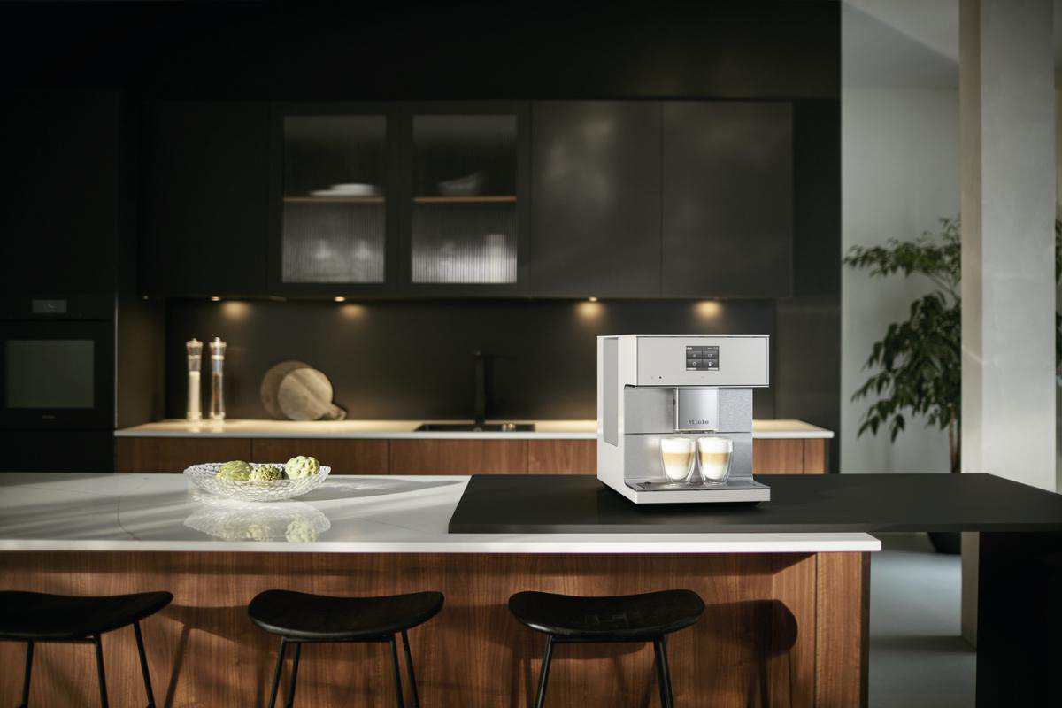MIELE CM 7350 Kaffeevollautomat Brillantweiß