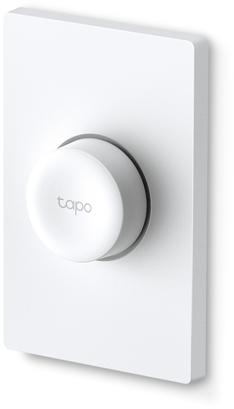 Fehér fali kapcsoló kerek, fehér dimmer gombbal. A Tapo logó a gombón.
