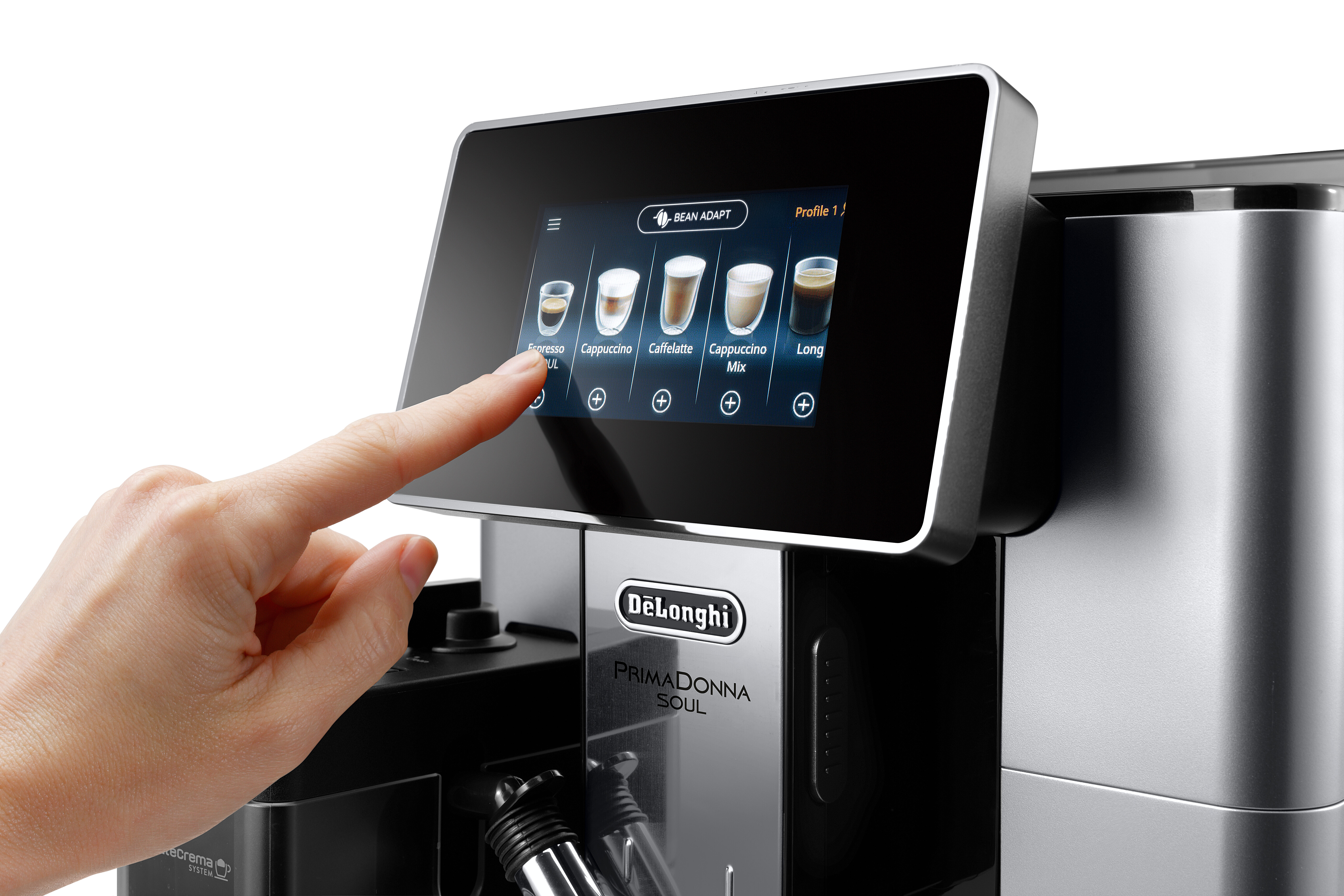 Die Hand einer Person berührt einen Kaffeeautomatenbildschirm, der Kaffeeoptionen zeigt.