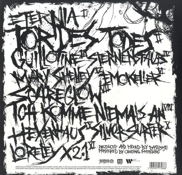 Ein schwarz-weißes Albumcover mit stilisiertem Text und verschiedenen Wörtern.