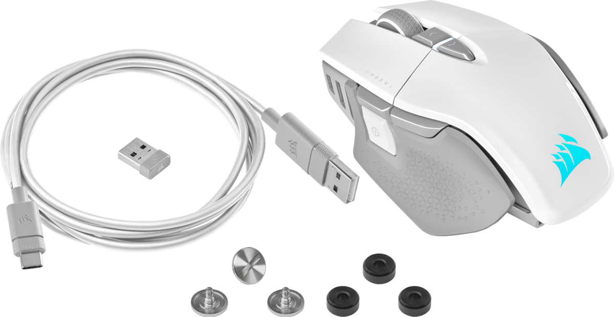 Weiße Gaming-Maus mit Kabel, USB-Empfänger und Extrateilen.
